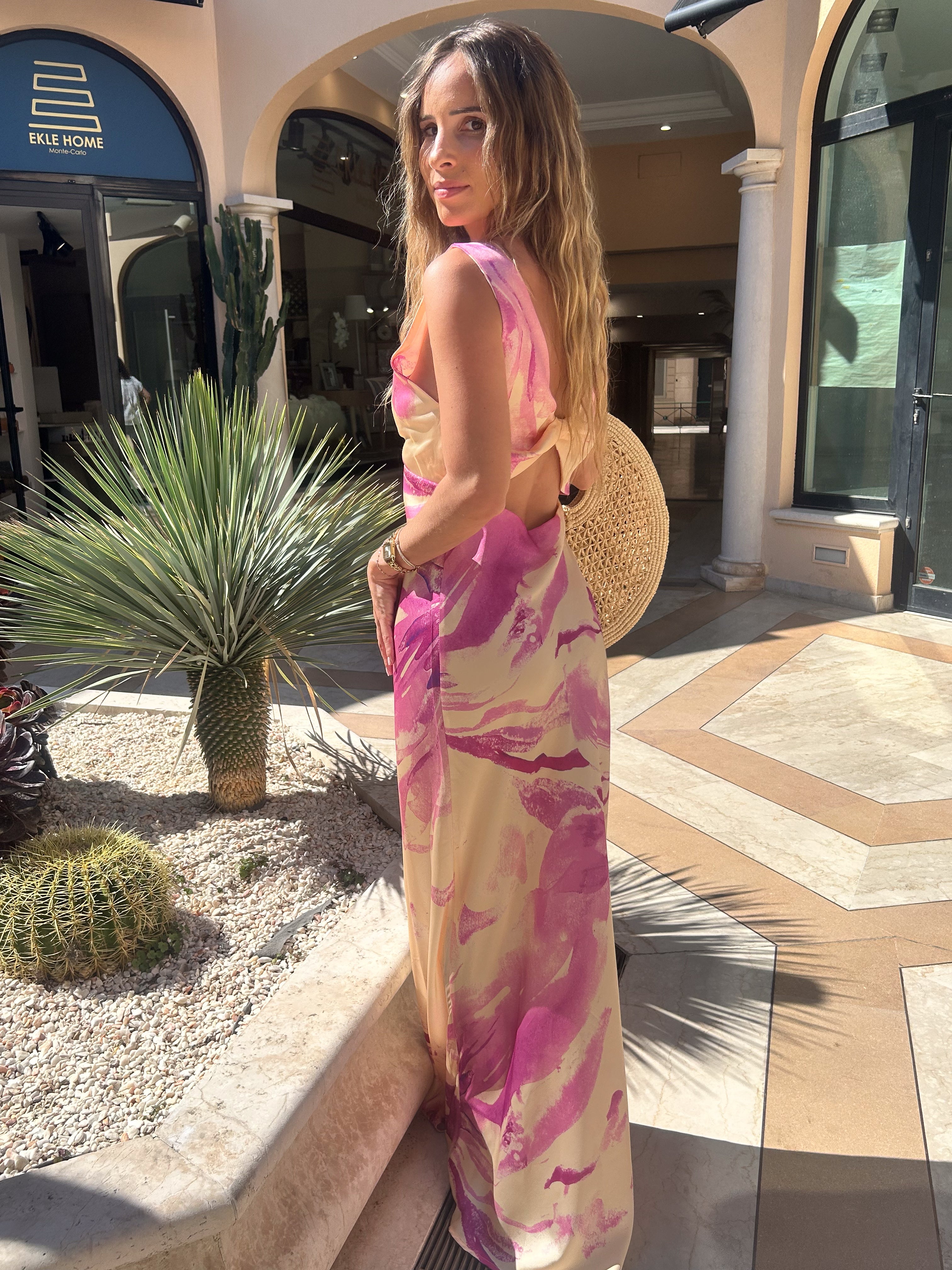 ROBE LOLLY
