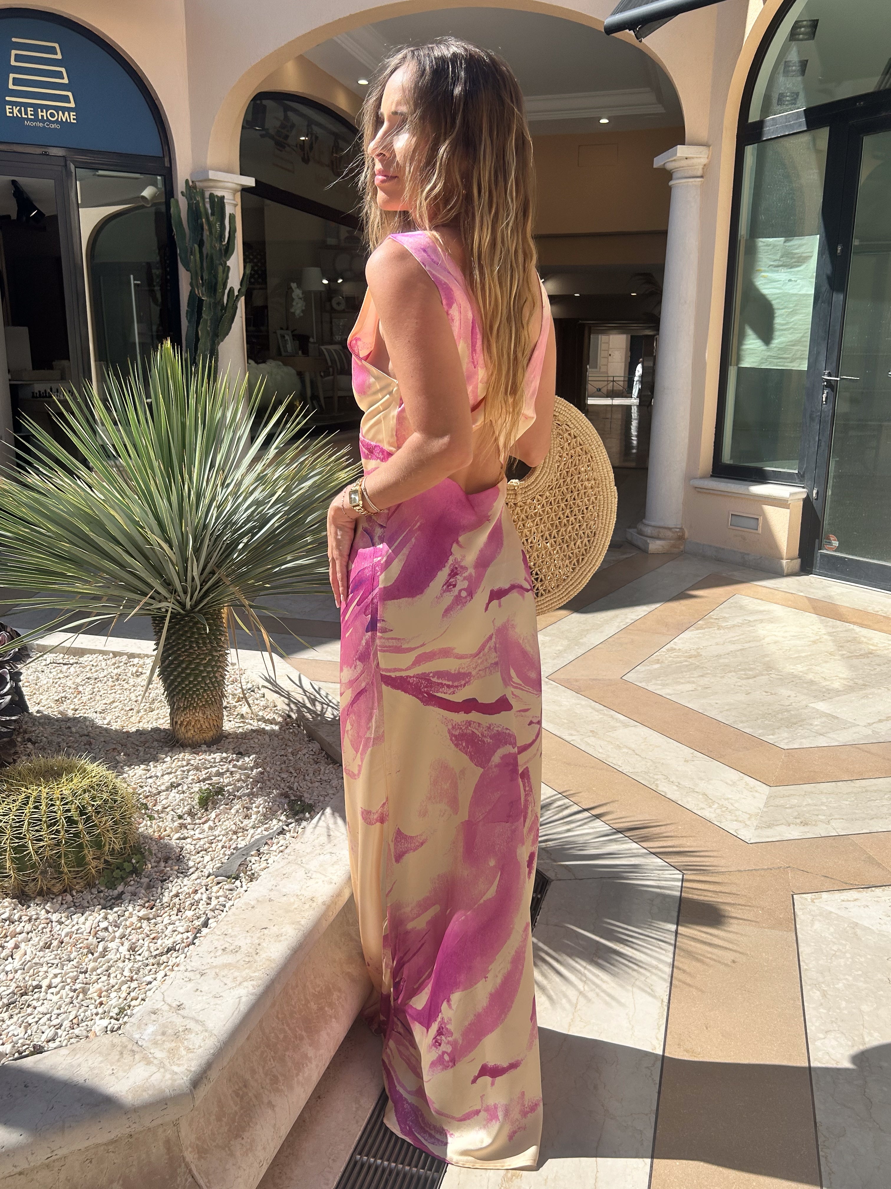 ROBE LOLLY