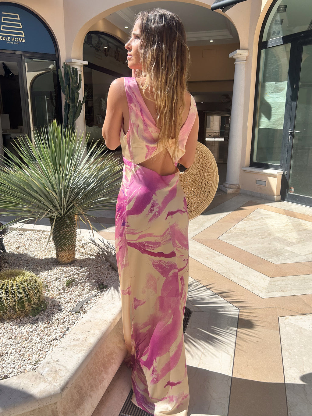 ROBE LOLLY